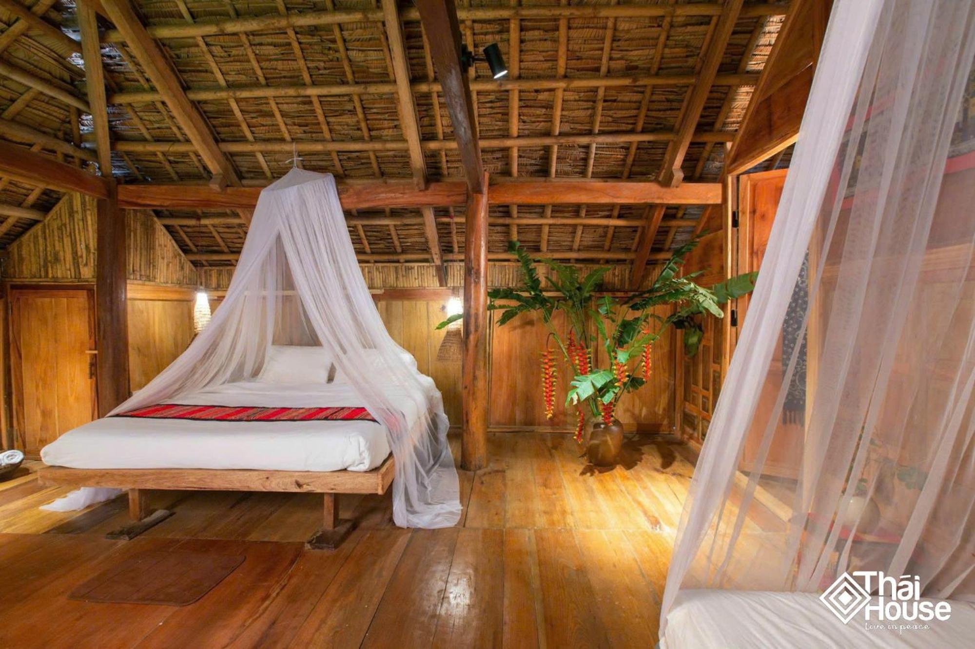Thai House Pu Luong - Century Old Stilt House With Terrace Views Huong Ba Thuoc エクステリア 写真